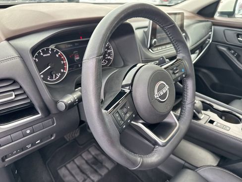 Used 2023 Nissan Rogue SL image 25