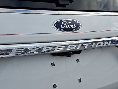 Used 2021 Ford Expedition Limited image 32