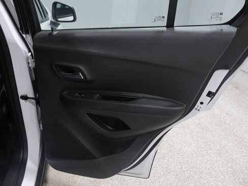Used 2017 Chevrolet Trax LS image 21