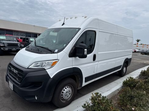 Used 2025 RAM ProMaster 2500 w/ Convenience Group FWD image 19