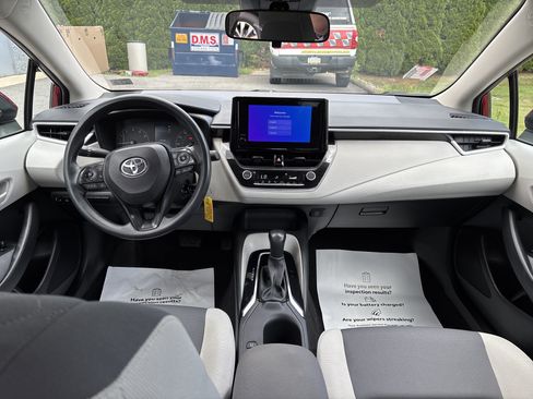 Used 2024 Toyota Corolla LE FWD image 15