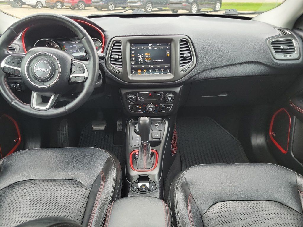 Used 2018 Jeep Compass Trailhawk w/ Leather Interior Group AWD/4WD image 15