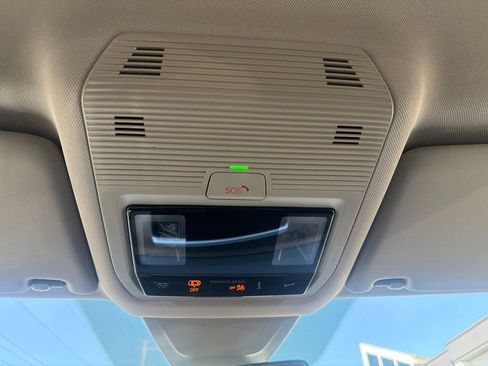 Used 2024 Volkswagen Atlas SE FWD image 27
