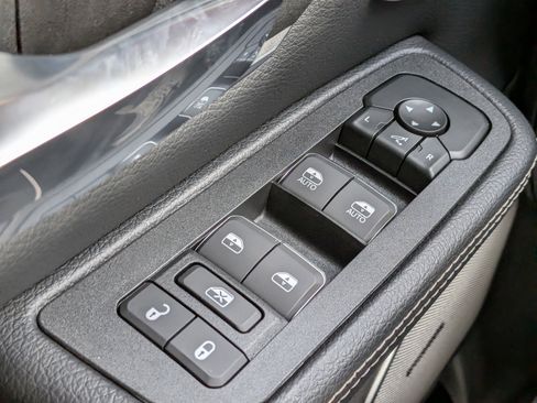 New 2026 RAM 1500 Laramie AWD/4WD image 23