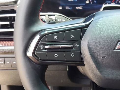 Used 2025 Chevrolet Traverse RS AWD/4WD image 25