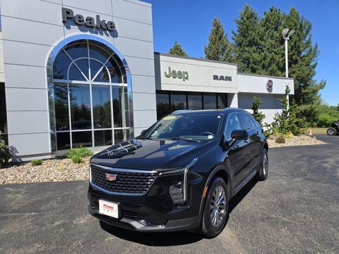 Used 2025 Cadillac XT4 Premium Luxury image 1