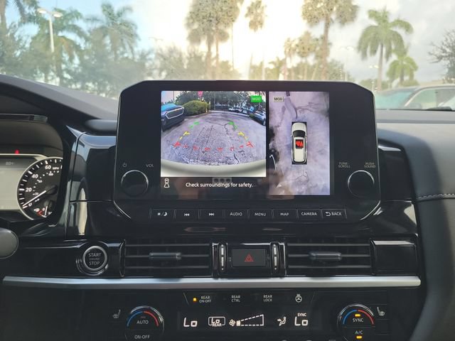 Used 2024 Nissan Pathfinder SL FWD image 21