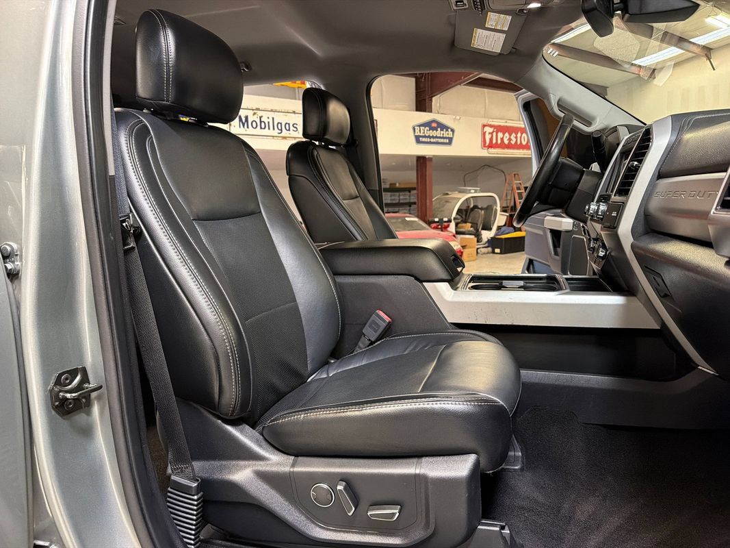 Used 2019 Ford F250 Lariat w/ Lariat Ultimate Package AWD/4WD image 40