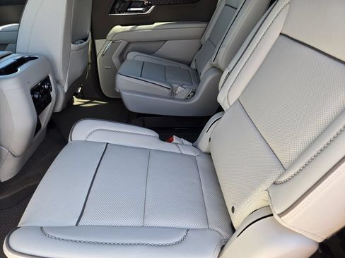 New 2026 GMC Yukon Denali w/ Denali Reserve Package AWD/4WD image 20