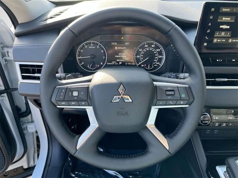 New 2026 Mitsubishi Outlander Trail Edition image 12