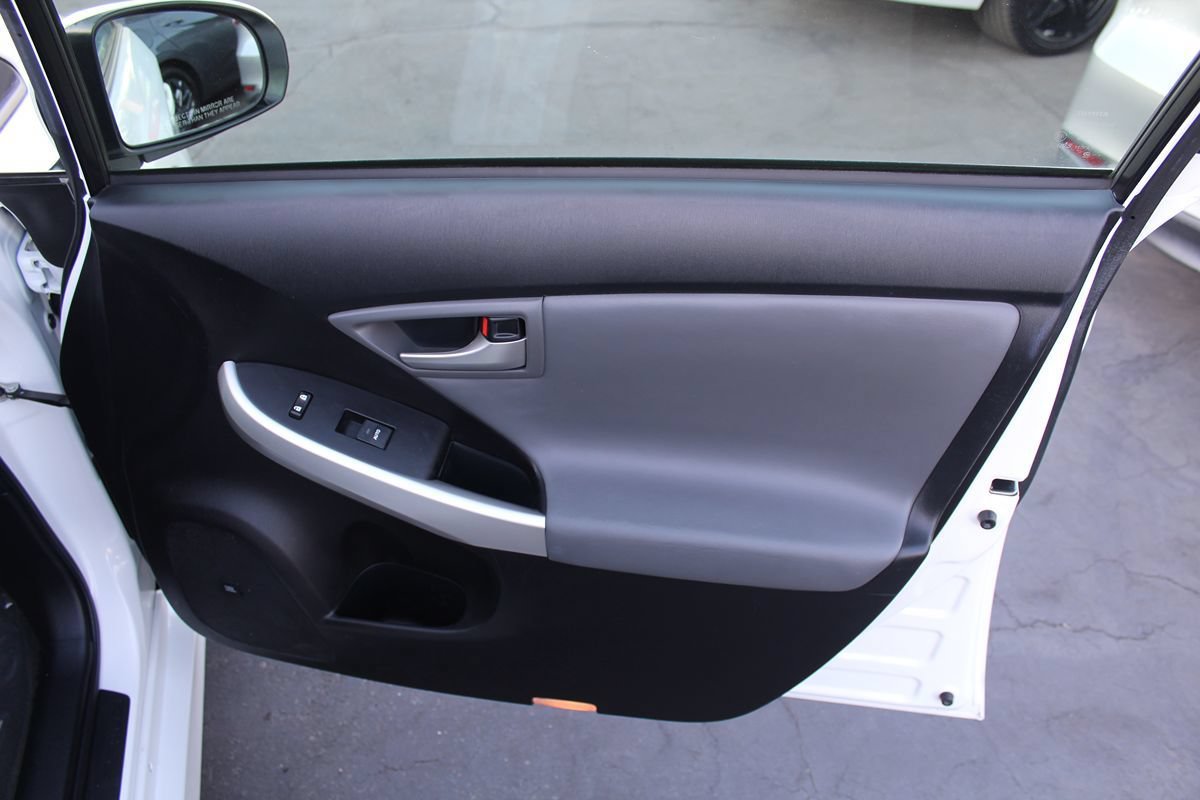 Used 2014 Toyota Prius Four FWD image 19