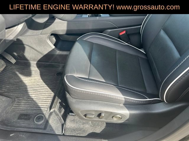 Used 2025 GMC Acadia Denali w/ LPO, Floor Liner Package AWD/4WD image 16