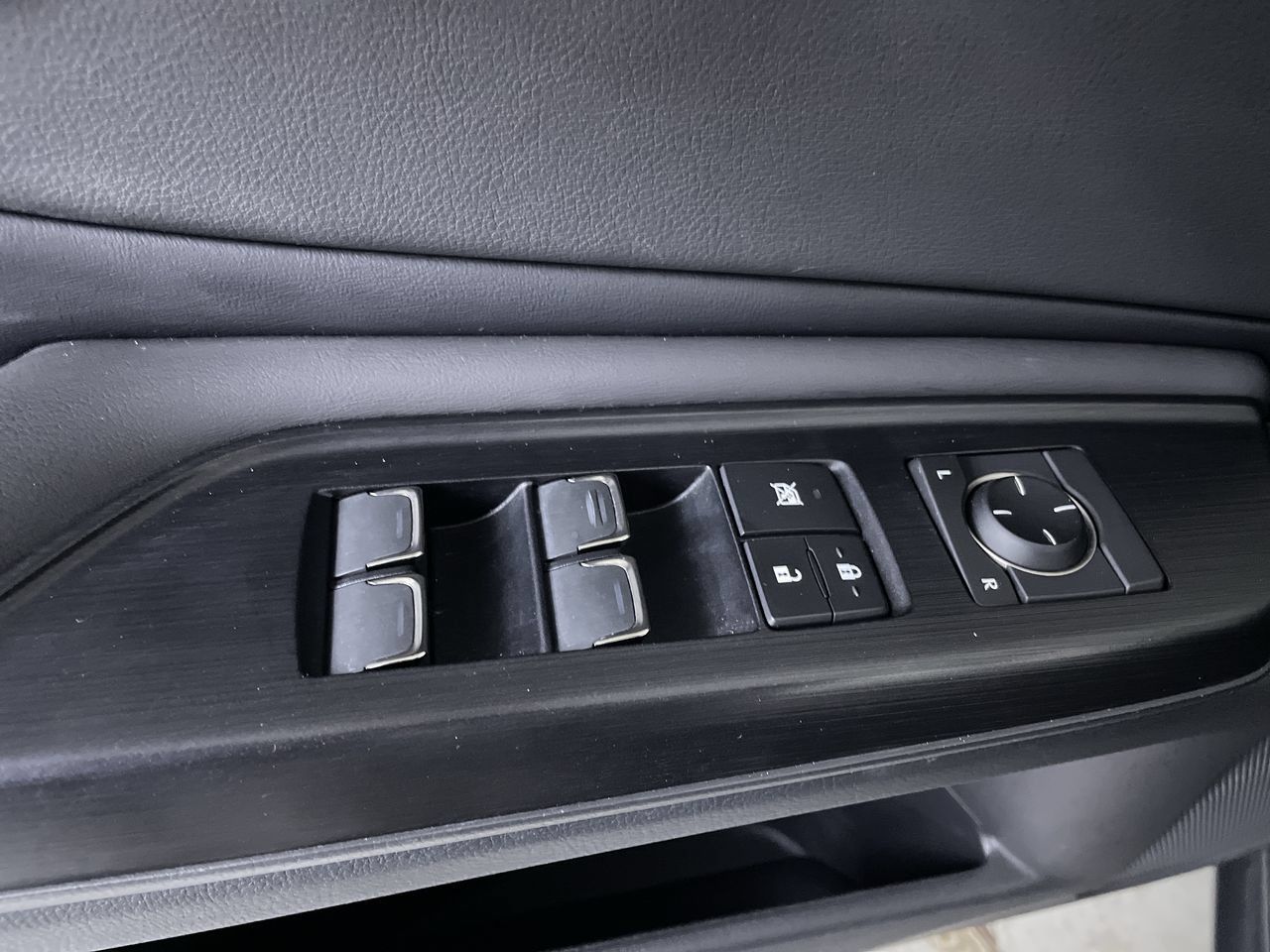Used 2021 Lexus ES 350 w/ Accessory Package FWD image 11
