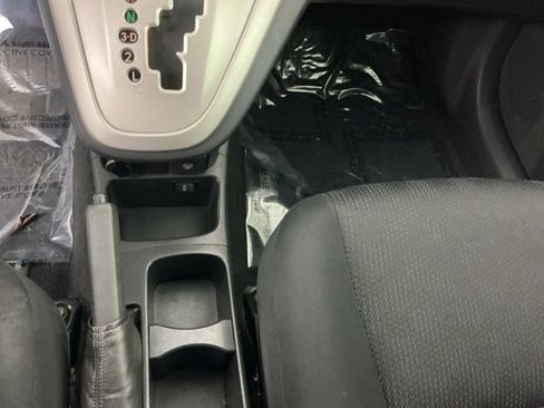 Used 2010 Toyota Matrix S image 19