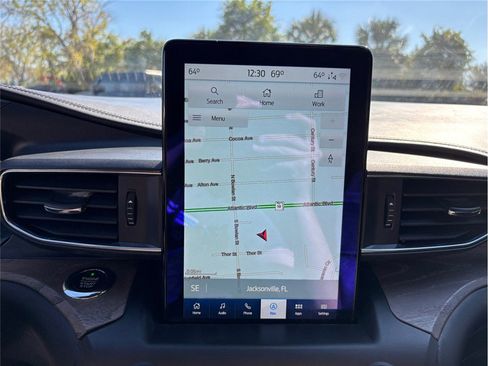 Used 2020 Ford Explorer Platinum w/ Premium Technology Package image 32