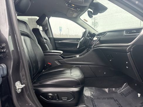 Used 2023 Jeep Grand Cherokee L Limited image 13