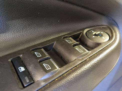 Used 2019 Ford Escape SE image 27