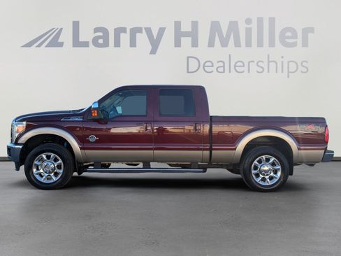 Used 2011 Ford F250 Lariat image 2