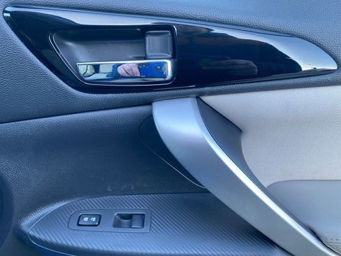 Used 2019 Mitsubishi Eclipse Cross SE image 11