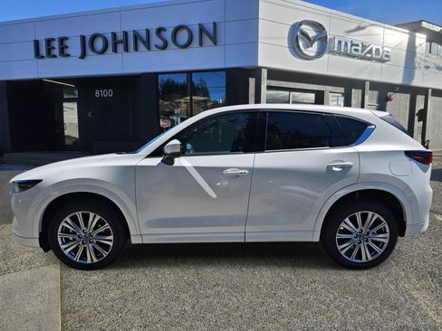 Used 2023 MAZDA CX-5 Signature AWD/4WD image 2
