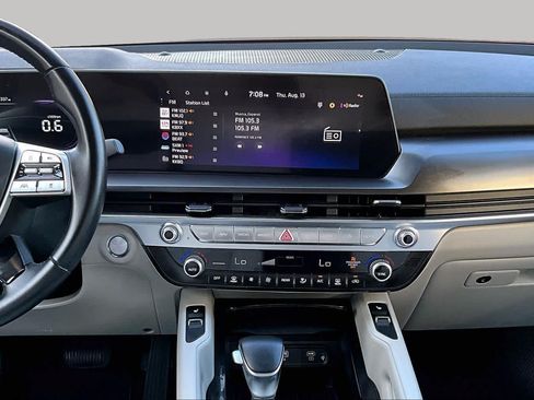 Certified 2025 Kia Telluride S FWD image 7