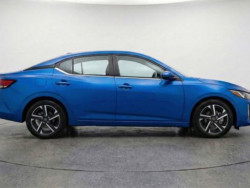 Used 2025 Nissan Sentra SV FWD image 11