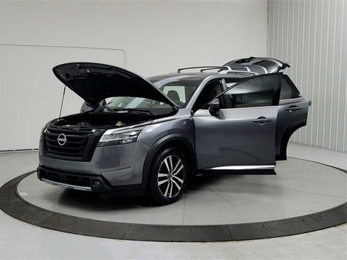 Used 2023 Nissan Pathfinder Platinum w/ Lighting Package (N93) image 11