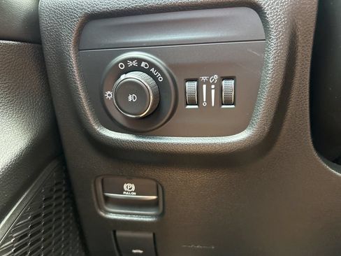 Used 2024 Jeep Grand Cherokee L Limited RWD image 30