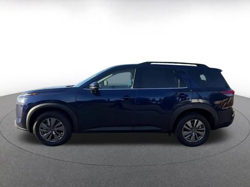 Used 2025 Nissan Pathfinder SV AWD/4WD image 9
