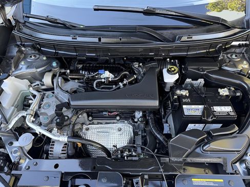 Used 2019 Nissan Rogue SV image 25