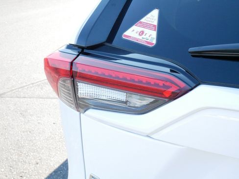 Certified 2025 Toyota RAV4 LE AWD/4WD image 17