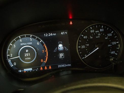 Certified 2024 Nissan Kicks SV image 16