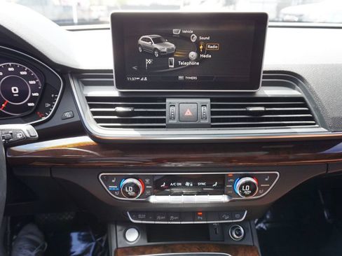 Used 2019 Audi Q5 2.0T Premium Plus w/ Premium Plus Package AWD/4WD image 31