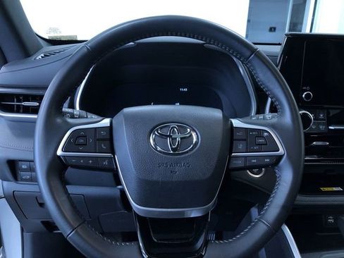 Certified 2025 Toyota Highlander XSE AWD/4WD image 23