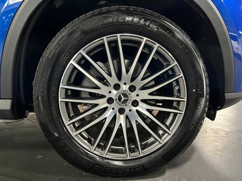 Certified 2025 Mercedes-Benz GLC 300 4MATIC image 9