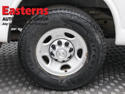 Used 2019 Chevrolet Express 2500 w/ Communications Package image 27