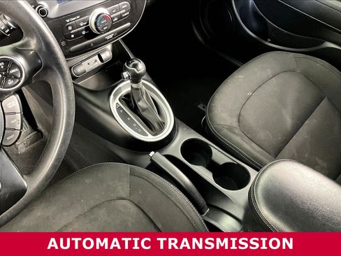 Used 2018 Kia Soul + FWD image 17