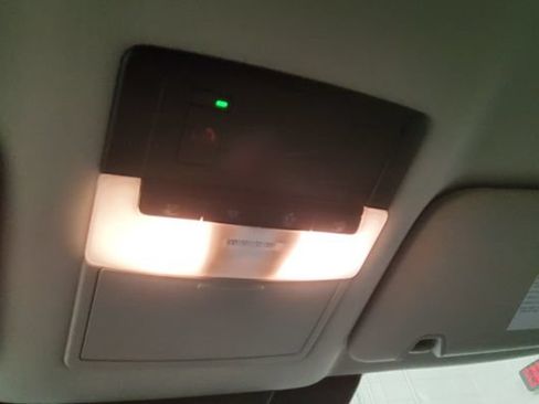 Used 2025 Nissan Pathfinder SL AWD/4WD image 32