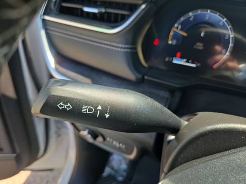 Used 2023 Jeep Grand Cherokee Overland AWD/4WD image 39