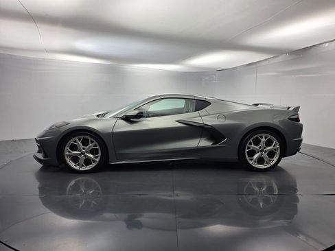 Used 2022 Chevrolet Corvette Stingray Preferred Cpe w/ Z51 Performance Package RWD image 7
