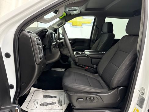 Used 2022 Chevrolet Silverado 3500 LT w/ Convenience Package image 17