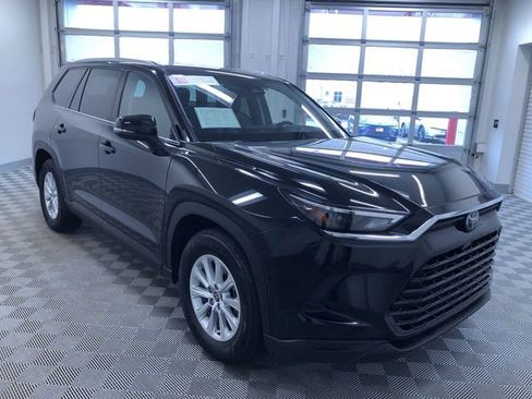 Certified 2025 Toyota Grand Highlander AWD image 38