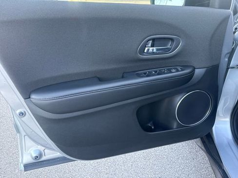 Used 2019 Honda HR-V EX image 9