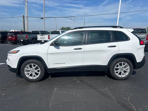 Used 2015 Jeep Cherokee Sport w/ Sport Appearance Group AWD/4WD image 8