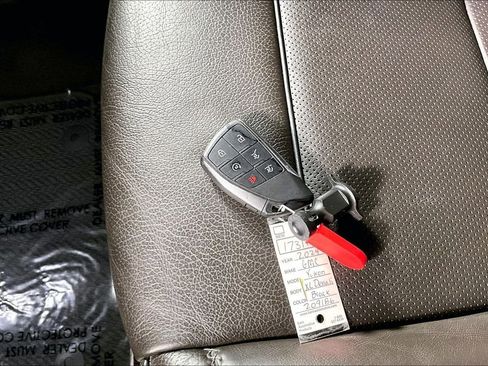 Used 2024 GMC Yukon XL Denali image 10