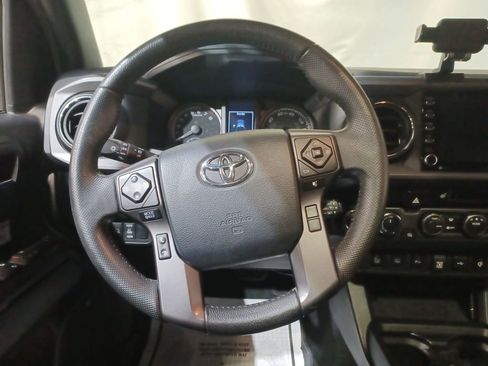Used 2020 Toyota Tacoma TRD Off-Road w/ TRD Premium Off Road Package image 11