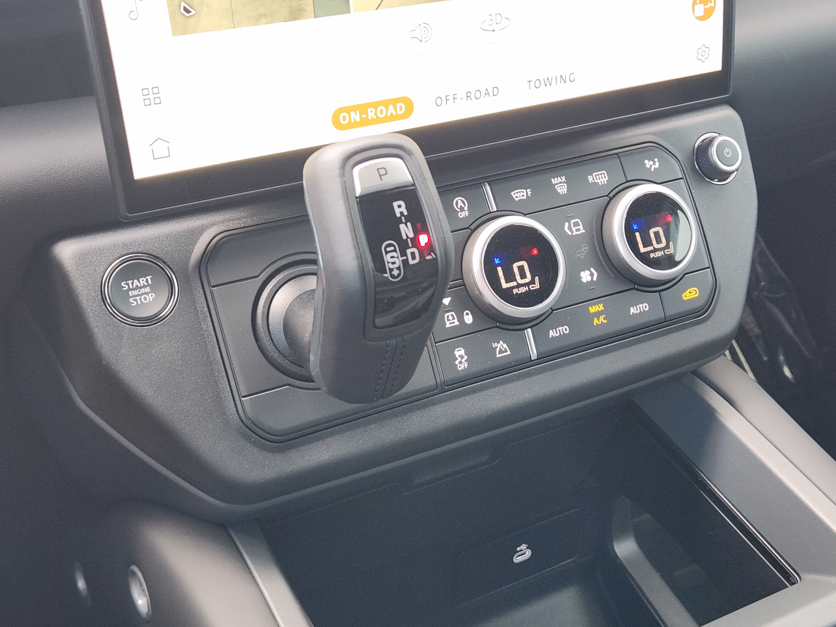 New 2026 Land Rover Defender 130 X-Dynamic SE AWD/4WD image 18