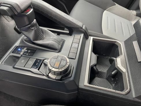 Used 2025 Toyota Tacoma TRD Off-Road image 39