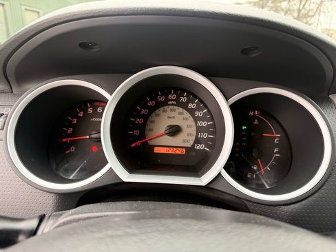 Used 2010 Toyota Tacoma PreRunner image 19