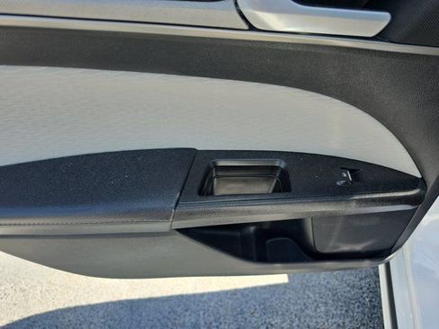 Used 2019 Ford Fusion SE w/ Equipment Group 151A FWD image 13
